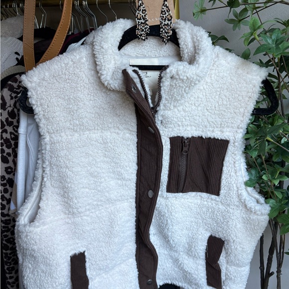 Thread & Supply Cream and chocolate Brown Sherpa Vest - Picture 5 of 5